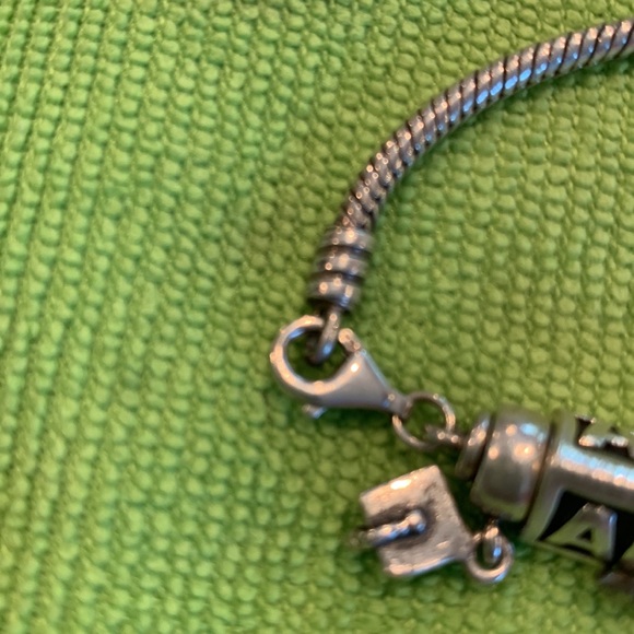 PANDORA bracelets with 8 varied charms. - Picture 5 of 5